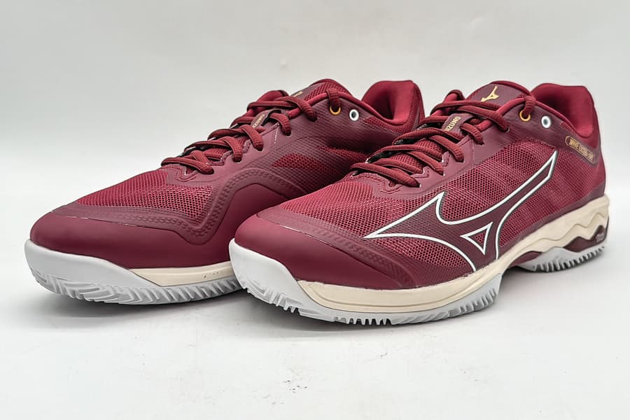 Paar Damenschuhe Mizuno, Gr. 42,5